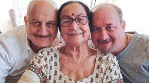 Anupam kher is an indian actor and producer. Breaking News Bollywood Anupam Kher S Mother And Brother Test Covid19 Positive Actor S Reports Negative Celebrities News India Tv