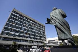 Μια διαφορετική άποψη για τον εμβολιασμό των παιδιών για τον κορωνοϊό έχει ο καθηγητής κλινικής φαρμακολογίας του απθ, δημήτρης κούβελας. Neo Kyma Sthri3hs Ston Prytanh Toy Ap8