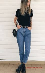 2020 Mom Jean Kombinleri Mavi Mom Jeans Siyah Kisa Kollu Tisort Siyah Ankle Bot Welcome To Blog In 2020 Comfy Jeans Outfit Mom Jeans Outfit Stylish Outfits