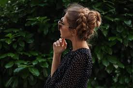 Haare mit der länge eines bobs lassen sich. Dirndl Frisuren Furs Oktoberfest Und Andere Anlasse