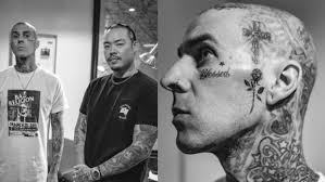 The heavily tattooed travis barker hardly has a place on his body vacant of ink. Travis Barker Adds A Spiderweb Tattoo To His Collection Tattoo Ideas Artists And Models