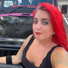 Can anyone recommend a tattoo parlor for a piercing in Belvidere, IL?