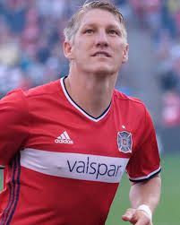 After 17 seasons (youth and senior), 500 appearances, eight bundesliga titles and one champions league title with bayern munich, midfielder bastian schweinsteiger joined manchester united in. Bastian Schweinsteiger