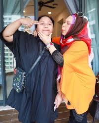 Mohd hilmi follow:dsv instagram : Netizen Terpaku Lihat Cik B Lebih Menawan Vogue Hiasi Muka Hadapan Majalah Nona