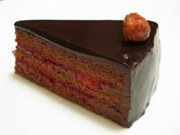 Peggy porschen is the rolls royce of wedding cakes, with celebrities and royalty among her clients, and the sponges, including dark chocolate truffle, are delicious too. Fillings For Wedding Cakes Lovetoknow