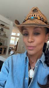 #COWBOYCARTER TIME! 🤠 Hitting the rodeo with my girl @lisastevensgilford  ❤️🤍💙 , #BEYONCE