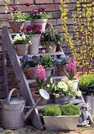 18 Cool Diy Ideas To Make Your Garden Look Great Small Gardens Small Garden Plants