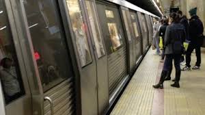 Elevii si studentii care vor sa beneficieze de abonamente metrou la pret redus cu 50% trebuie sa îsi achizitioneze abonamentele de la casele speciale de abonamente. Abonamente Metrou StudenÅ£i Ce Program Au Casele De Abonamente Pentru Elevi Si StudenÅ£i De La Metrou B365