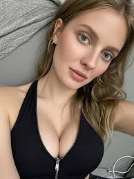 Amelia Bright (@ameliabrightz) • Threads, Say more