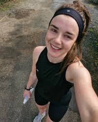 Shauna Bennett's Instagram, Twitter & Facebook