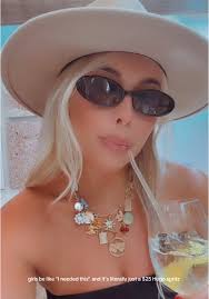 simple creatures! 💐🍹