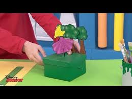 Wieso sagt sie bastelkleber wenn sie genau weiß das wir alle damals schon bei artetack keinen weißen bastelkleber hatten kimdheit haha. Die 63 Besten Ideen Zu Art Attack Basteln In 2021 Art Attack Basteln Basteln Disney Junior