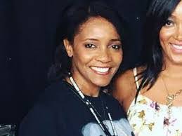 Phyllis Houghton's Instagram, Twitter & Facebook