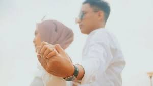 Suami yg baik menurut al quran. Wanita Wajib Tahu Ini 6 Kriteria Yang Harus Dimiliki Calon Suami Catat Baik Baik Ya Herstory