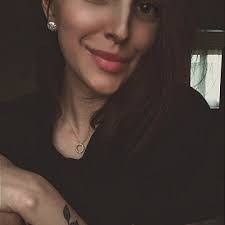 Diana Mar's Instagram, Twitter & Facebook