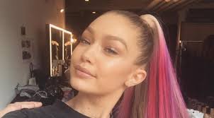 Capelli a effetto flash o fluo. Il Trend Dell Estate I Capelli Fluo Guarda Le Star Video Cosmetica Beauty Lifestyle