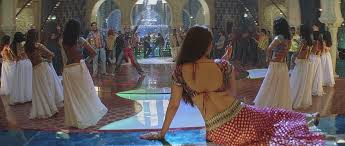 Sozlar tujhse milna purani dilli meinamitabh bachchan tomonidan taqdim etilgan. Aishwarya Rai S Item Song Kajra Re Hd Stills From Movie Bunty Aur Babli