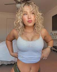 Alice Klomp - Free pics, galleries & more at Babepedia