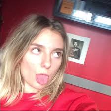 Clara Lay (@clay1298)