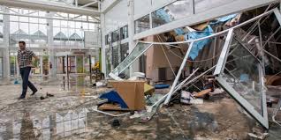 Auch sonntag drohen noch unwetter über thüringen. Heftige Unwetter In Thuringen Supermarktdach In Erfurt Sturzt Uber Besuchern Ein Lvz Leipziger Volkszeitung