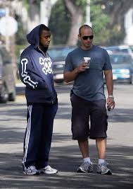 Фотографии, подробно о семье, видео, последние новости 2021 на портале узнай всё. Kane Uest Edva Ne Razorvalo V Klochya Na Zaminirovannom Pole Starfever Ru