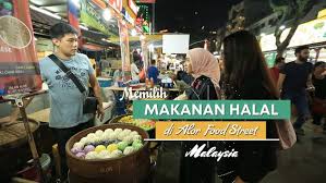 Jalan alor is a street full of little restaurants with wide variety of food selection. Memilih Makanan Halal Di Alor Street Malaysia