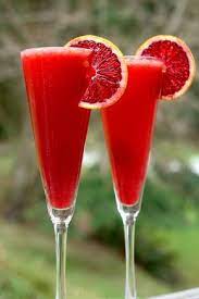 Coctel De Campari Con Vino Espumoso Y Naranja Roja Cocteles Recetas De Tragos Preparacion De Cocteles