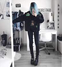 Pin By Madison Zauner On Clothes Aesthetic Clothes Grunge Outfits Fashion Outfits