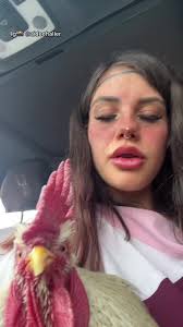 ¡Divertido lipsync con Aidee Haller y su gallo Daniel!