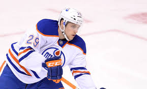 Česká a slovenská stránka informující o německém hokejistovi leonu draisaitlovi. Leon Draisaitl Schiesst Kelowna Mit Unterzahltor Zur Meisterschaft Und Wird Zum Playoff Mvp Gewahlt Eishockey News