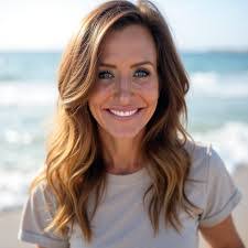 Sarah Baxley's Instagram, Twitter & Facebook