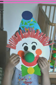 Bastelanleitung Clown Maske Clown Pappteller Basteln Mit Kindern Bastelideen Karneval Fasching Clown Mit Crafts For Kids Clown Crafts Pinecone Crafts Kids