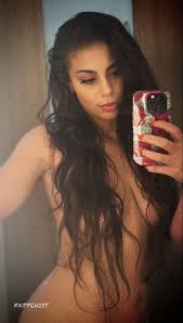 Samantha Irvin Nude and Sexy Collection - Fappenist