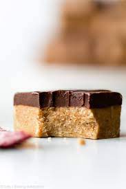 These Are The Best No Bake Peanut Butter Bars They Have A Thick And Creamy Peanut Butter Layer Dessert Recipes Easy Peanut Butter Chocolate Bars Easy Desserts