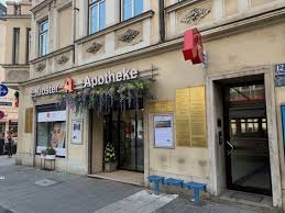 Jedes wochenende, an feiertagen und in der nacht leisten zahlreiche apotheken in ganz deutschland notdienst. Sehr Modernes Helles Led Apotheken A Mit Grunem Kreuz