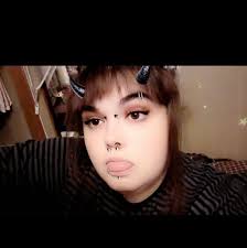 Hi, my name is Kayla. I am 18 years old and