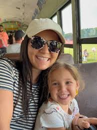 Darrah Smith's Instagram, Twitter & Facebook