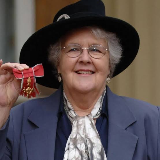 Coronation Street pays touching tribute to Stephanie Cole after star's sad death