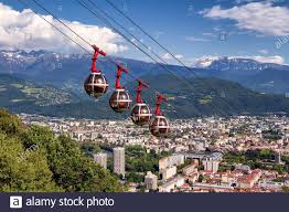 Последние твиты от téléphérique&bastille grenoble (@telebastille). Grenoble Bastille Seilbahn Stockfotos Und Bilder Kaufen Alamy