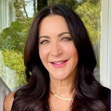 Join us as we honor Claudia Piper, recipient of the Leadership Award, along  with the other honorees at our 2022 Achievement Awards.