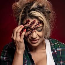 🎶Oh Katie Katie love me like a naughty bee That stings me n keeps me from  breathing 🎵 #lyrics #karelle #blender @mattbarnesphoto #mattbarnes  #modellife #torontomodel #photoshoot #pictureoftheday