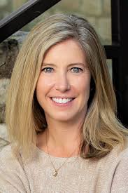 Tracy Coe's Instagram, Twitter & Facebook