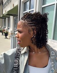 Delia Long (delialong69)