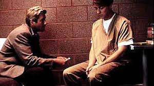 Il caos su una nave, tra animali feroci e un assassino da domare. Primal Fear Summary Story