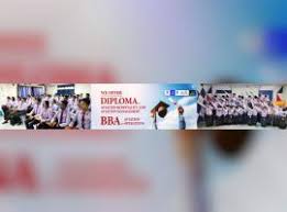 एयर होस्टेस क्या है?: विषय, फीस, प्रवेश 2025, करियर विकल्प