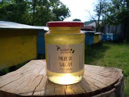 Nu te grabi la cumparaturi, vezi cu atentie produsul care ti se potriveste cel mai bine. Miere De Salcam 960 Gr Productie 2018