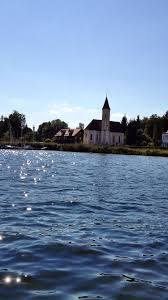 In St Alban Steht Eine Kapelle Neben Dem Kloster Der Dominikanerinnen Und Der Blick Vom See Ist Schon Besonders Places To Visit Great Places Bavaria Germany