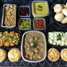 Vos partys sont annulés… avec nos repas prêts à manger à emporter ou à livrer, nous offrons la possibilité à votre équipe de fêter noël d'une façon différente et conviviale en organisant par exemple une soirée virtuelle! Boites Repas De Noel Pour Emporter Erabliere L Autre Versan