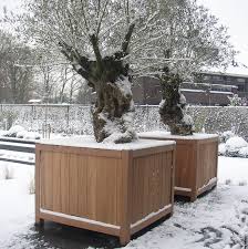 Prices for versaille planters can differ depending upon size, time period and other attributes — at 1stdibs, versaille planters begin at $300 and can go as high as $12,640, while the average can fetch as much as $3,150. Versailles Bangkirai Timber Planter Taylor Made