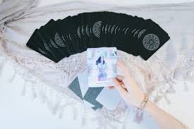 This free reading is an animated oracle deck reading and uses the song of om oracle deck by dyan garris. Best Online Tarot Card Reading Sites Of 2021 Blog The Island Now